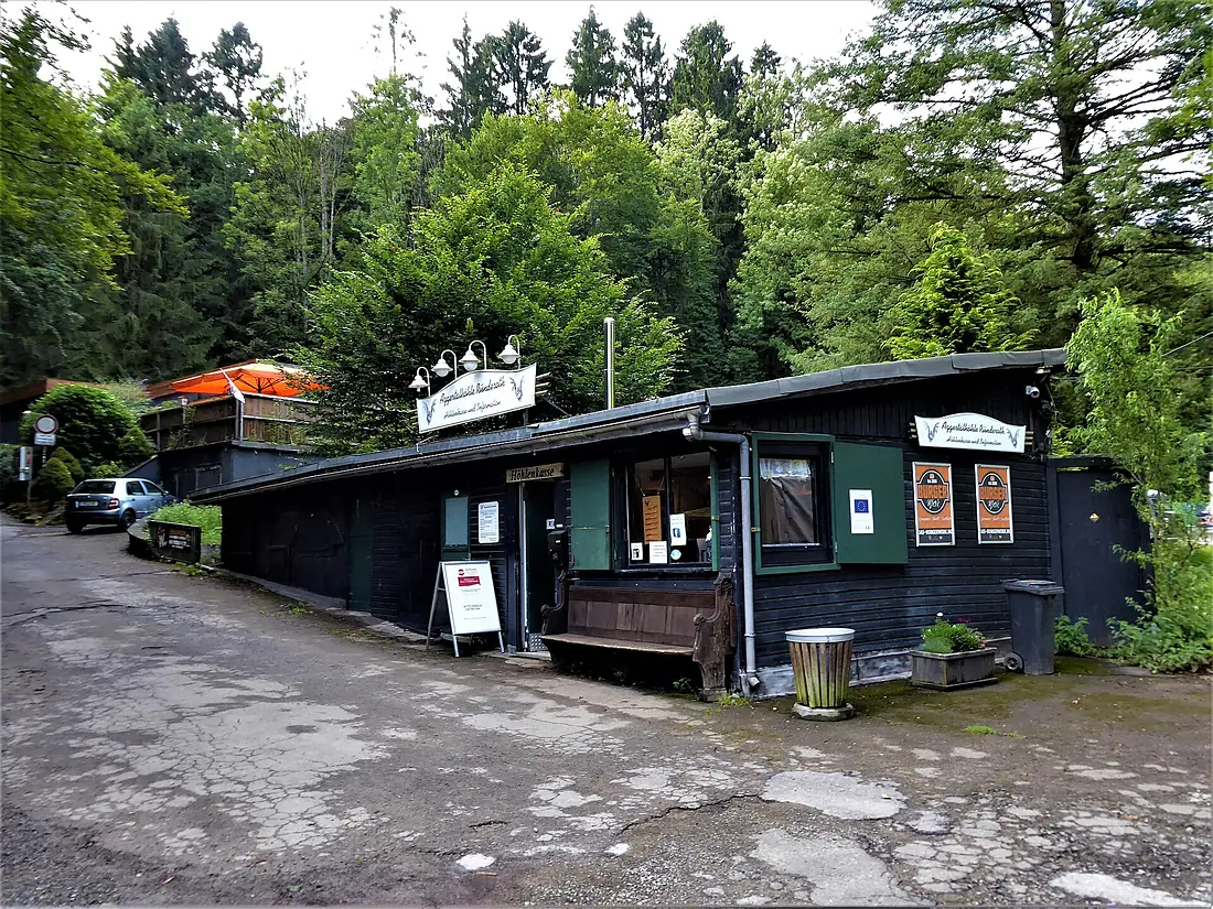 Aggertalhöhle Parkplatz (1)