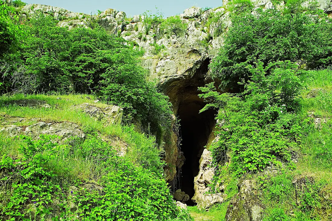 Azokh Cave3