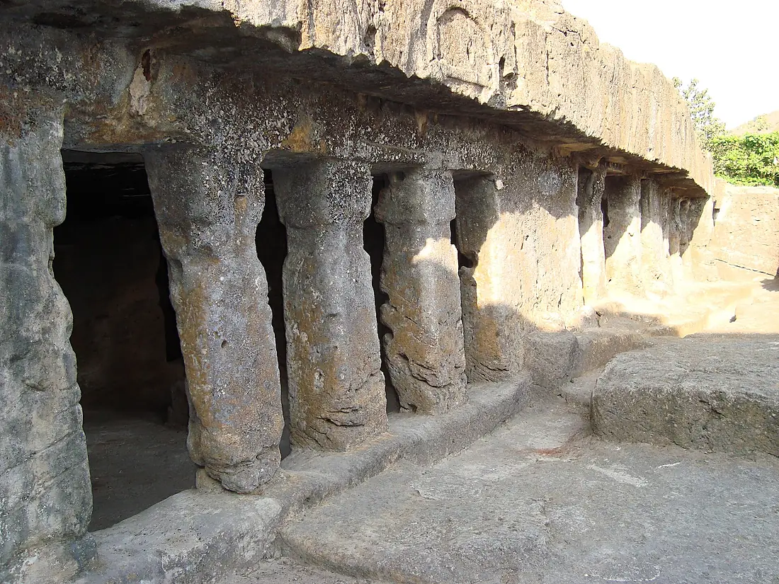 Bava Pyara caves 002