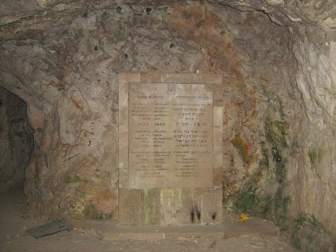 Kaverna Benei Brit