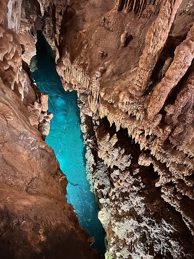 Mystery Lake in Bridal Cave m
