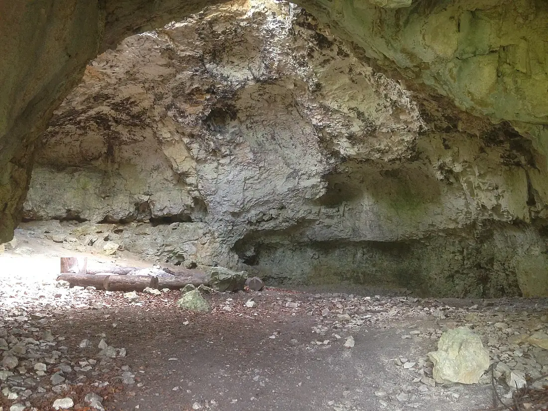 Brillenhöhle-JS