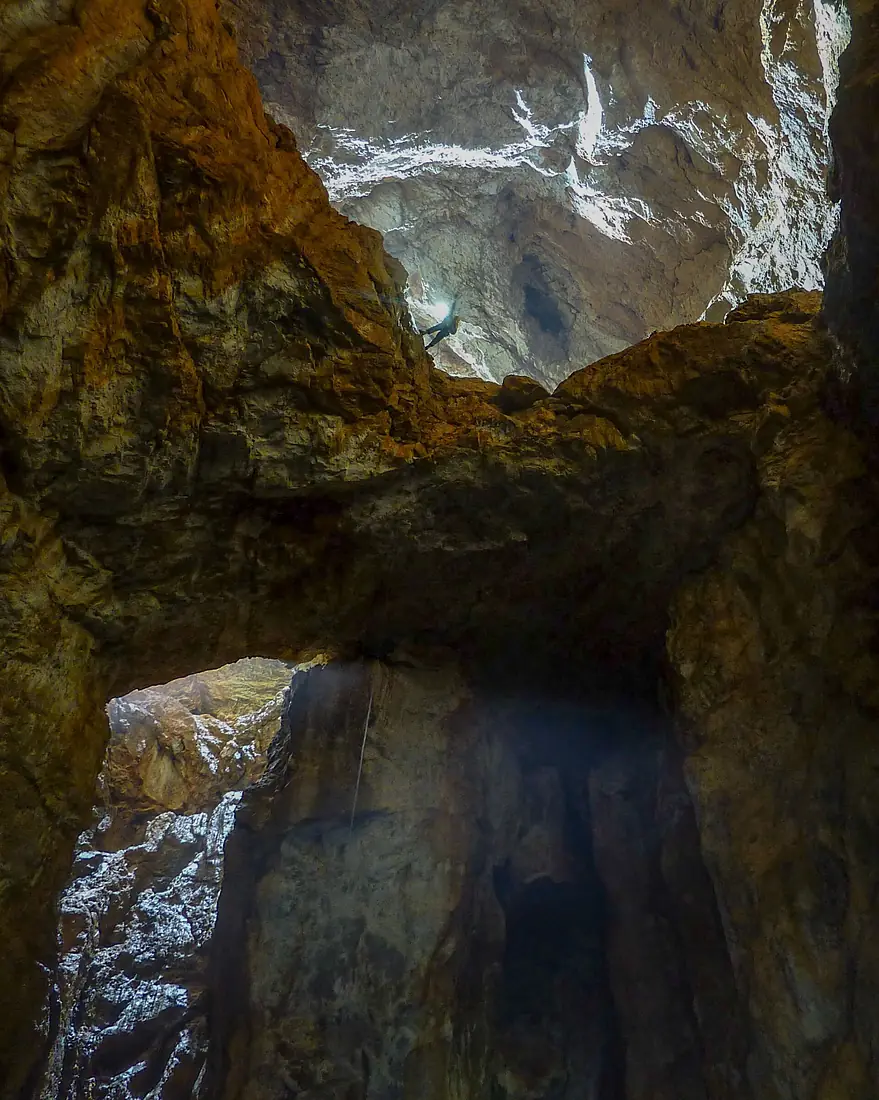 Bulmer Cavern main entrance - descending first pitch