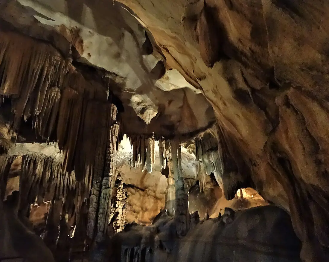 Dans le ventre des gorges de l'Ardèche, la grotte de Saint Marcel 02