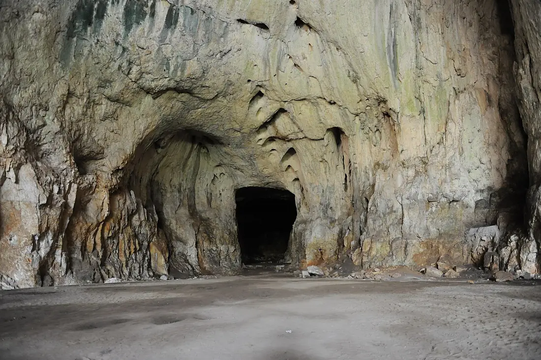 Devetaki cave