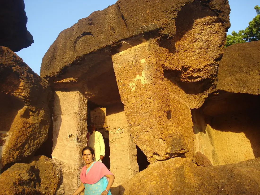 Dhamnar caves1