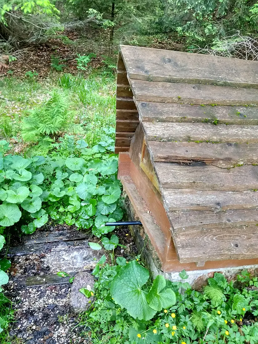 Prameň v k.ú. Dobšina, wgs84 48.8440N 20.3093E