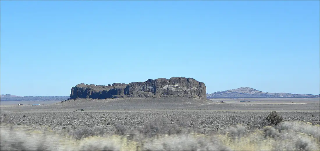 Fort Rock, Oregon, USA - panoramio (1)