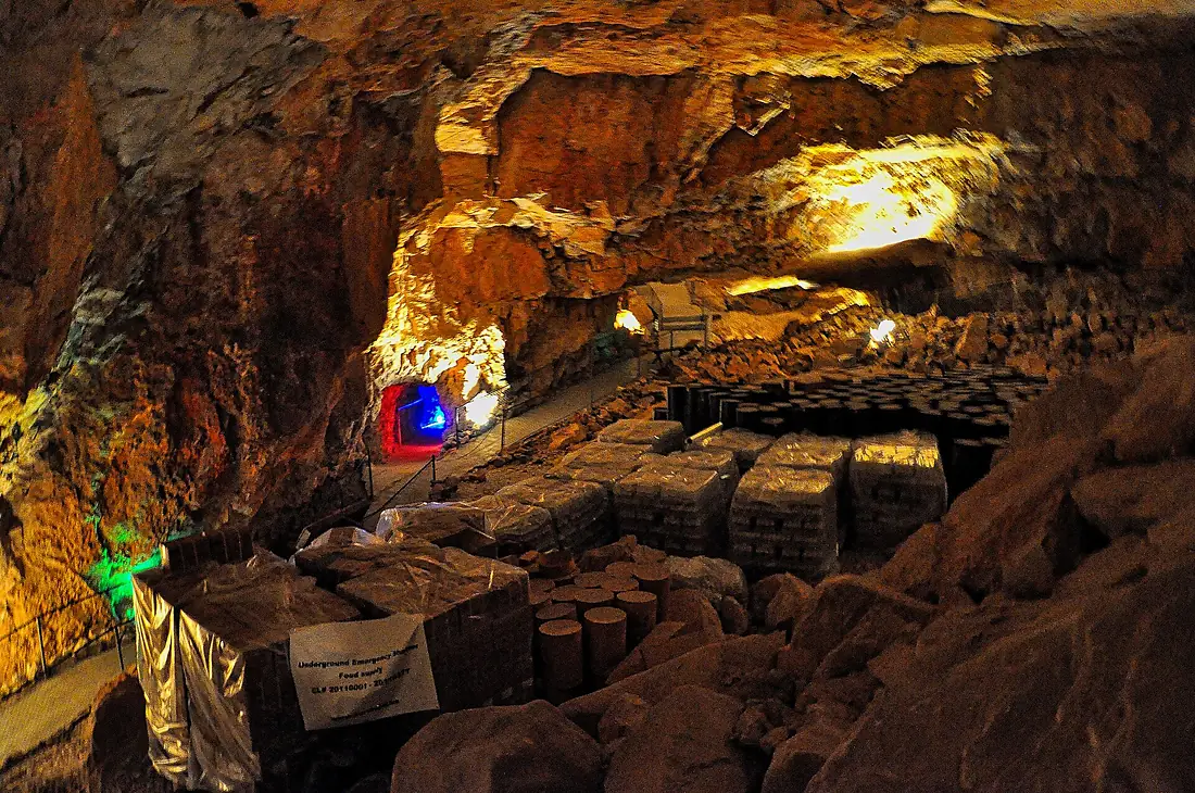 Grand Canyon Caverns SW02