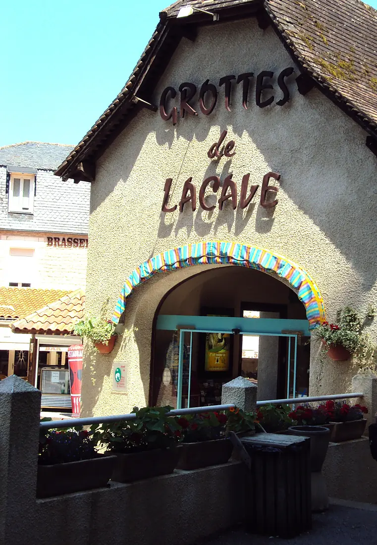 Entrée grottes de Lacave