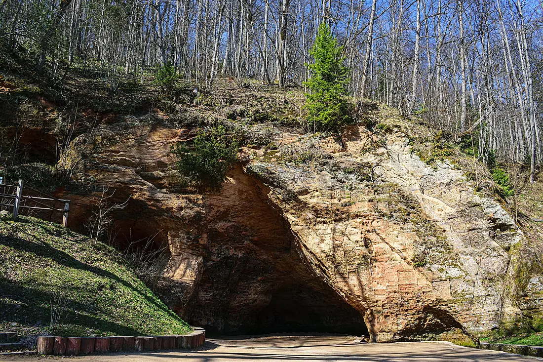 Gutmanns cave