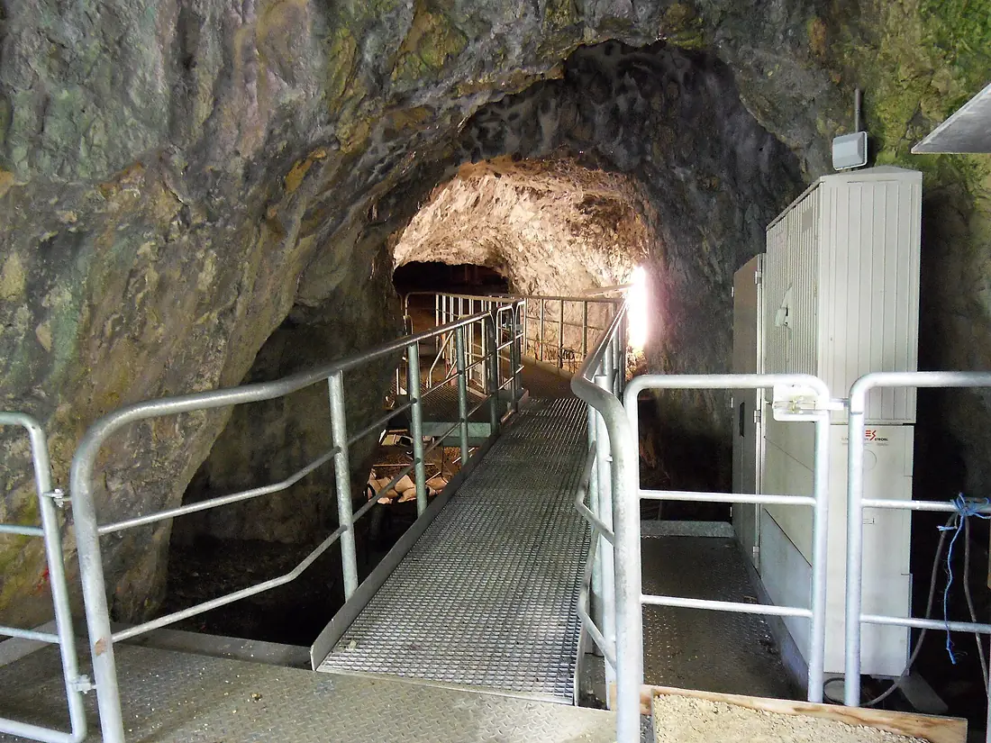 Hohler Fels Eingang Gang Steg
