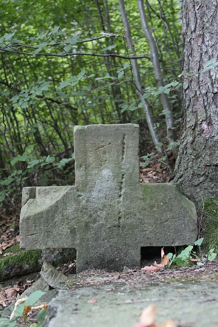 Radochow stone cross 01 2016 P01