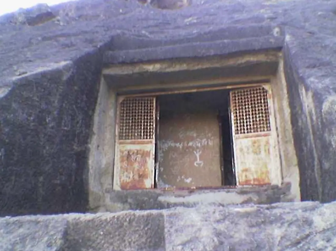 Kadia Dungar caves entrance