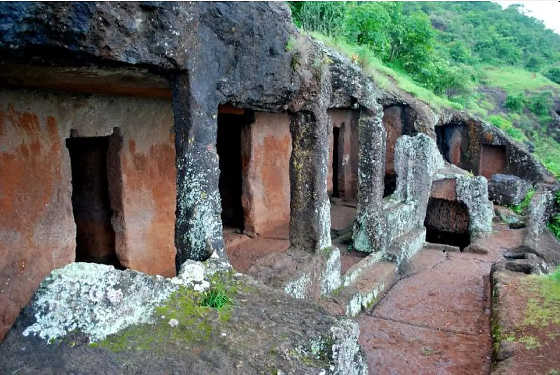Karad caves Dongrai Leni