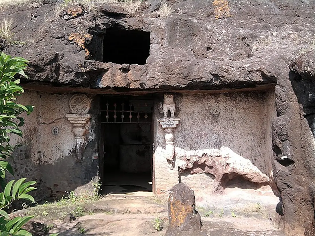 Agashiv cave