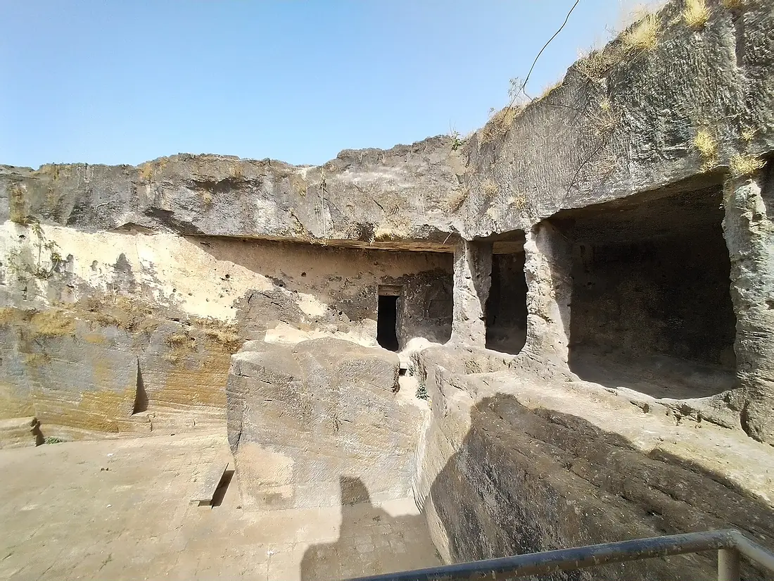 Khapara Kodiya Caves - Entry Passage