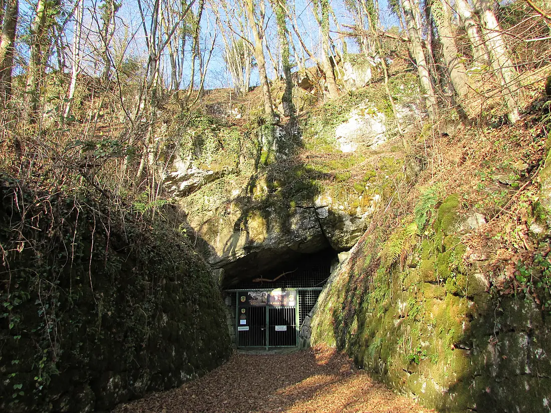 Krka Cave, entrance 01