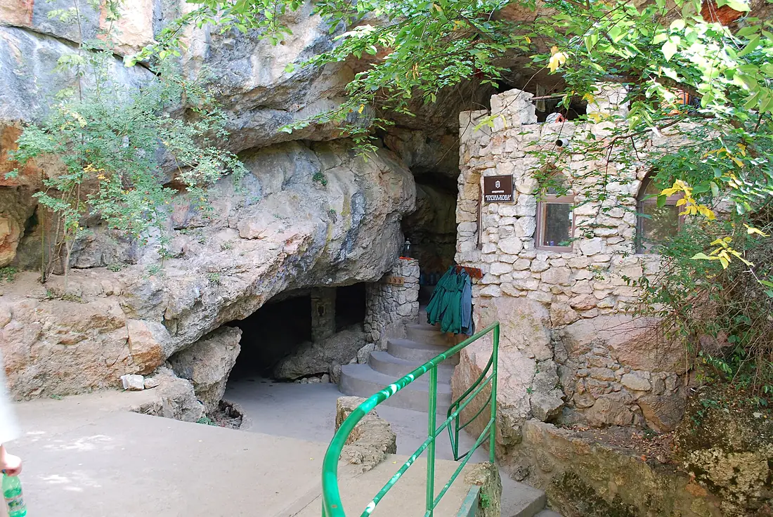 Kyzyl-Koba entrance