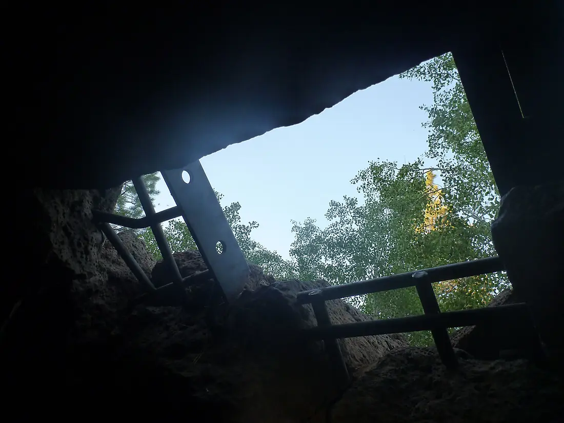 End of Tube 1 at Mammoth Cave - panoramio