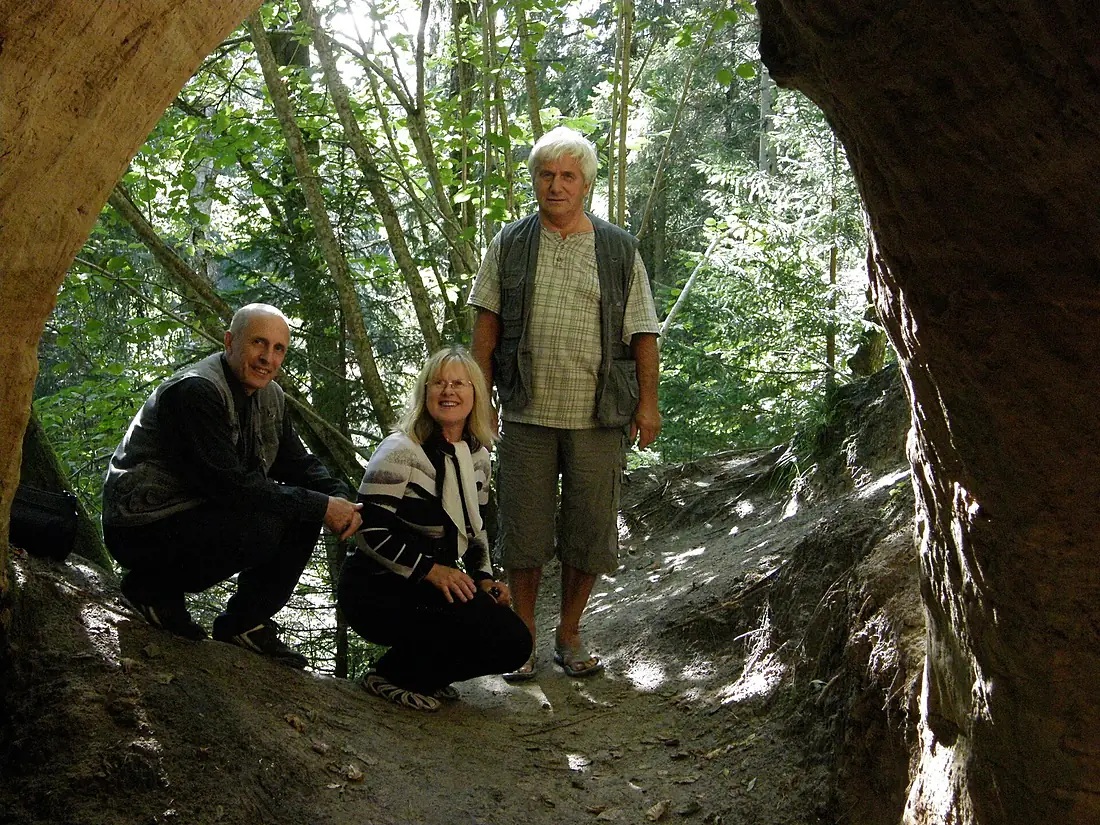 Entrance of Chanbers of Māra near river Abava - panoramio