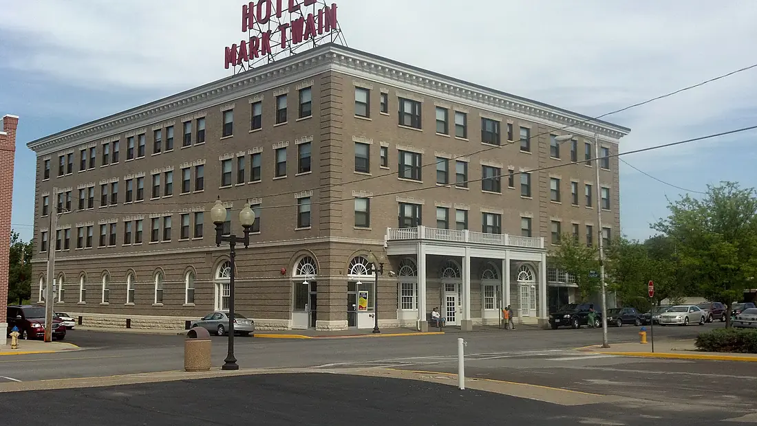 Mark Twain Hotel 4