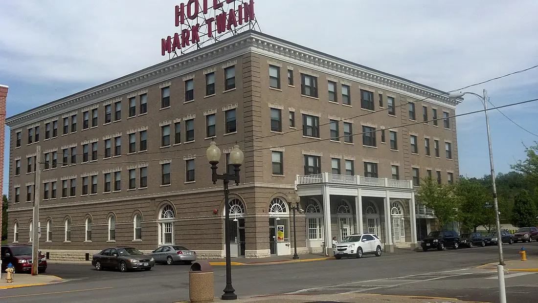 Mark Twain Hotel 1