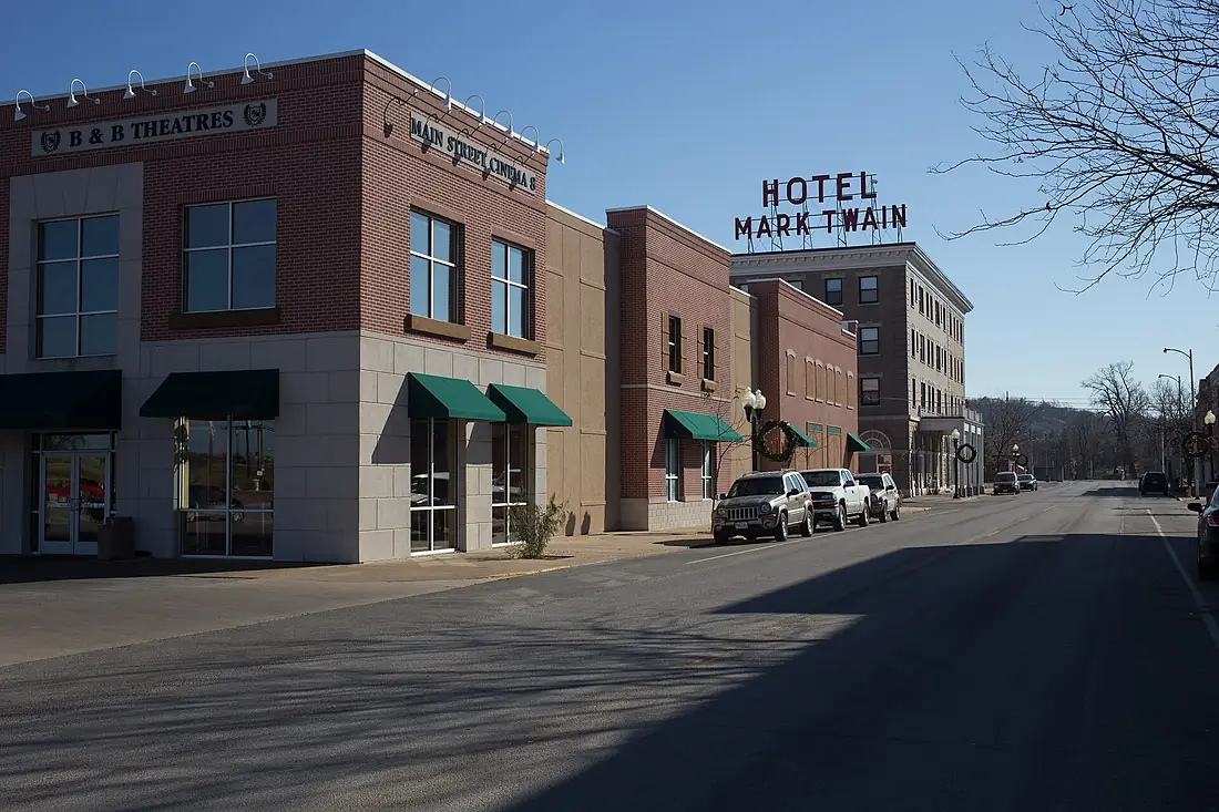 Hotel Mark Twain - 46067903631