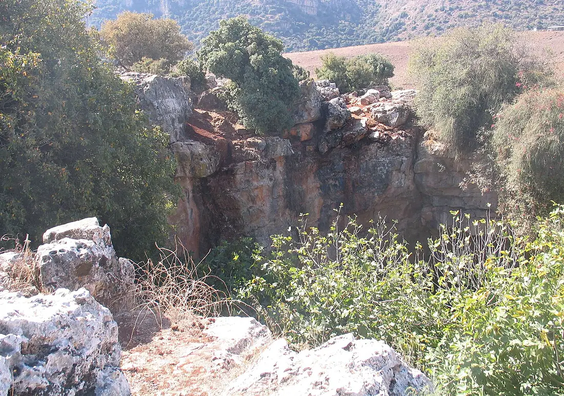 Alma-cave-413