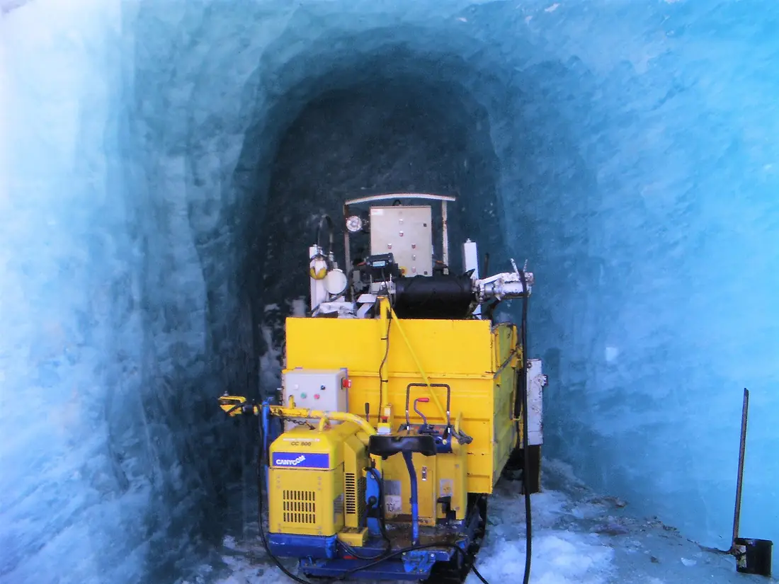 Machine pour creuser la glace de la Mer de Glace
