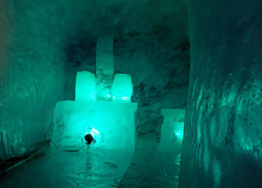 Mer de Glace cave 3
