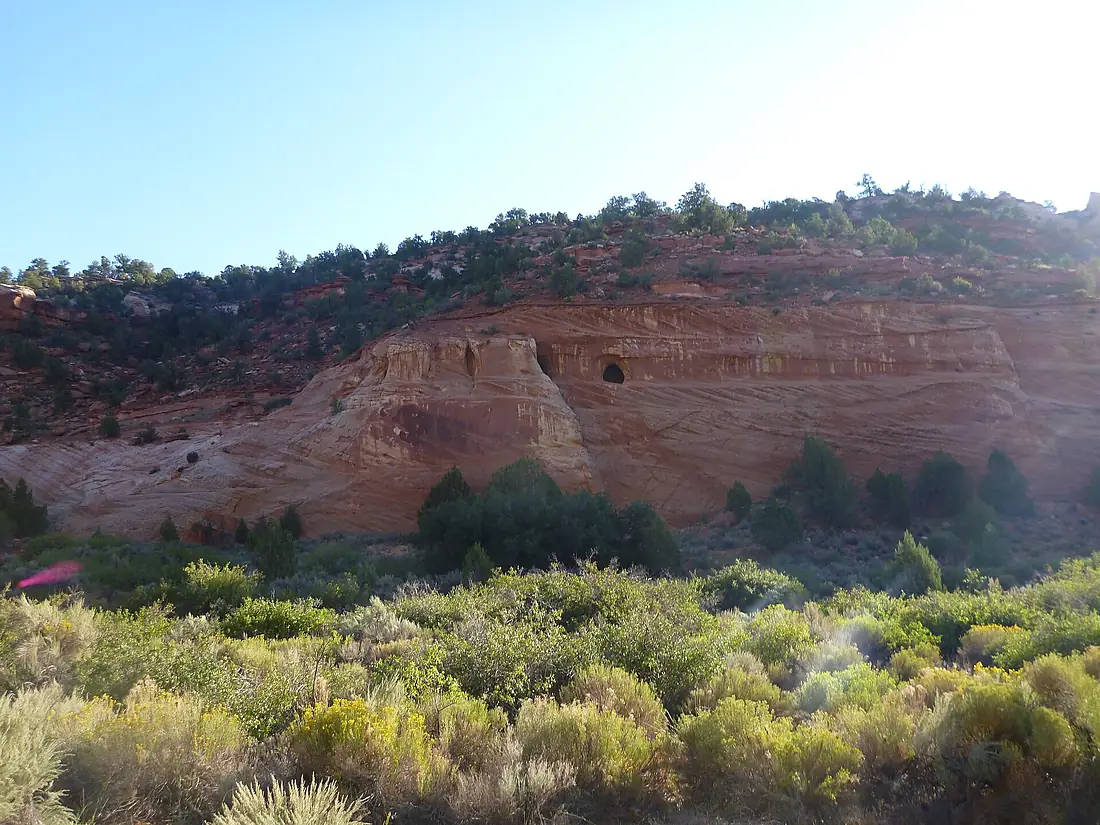 Moqui Caverns, DyeClan.com - panoramio