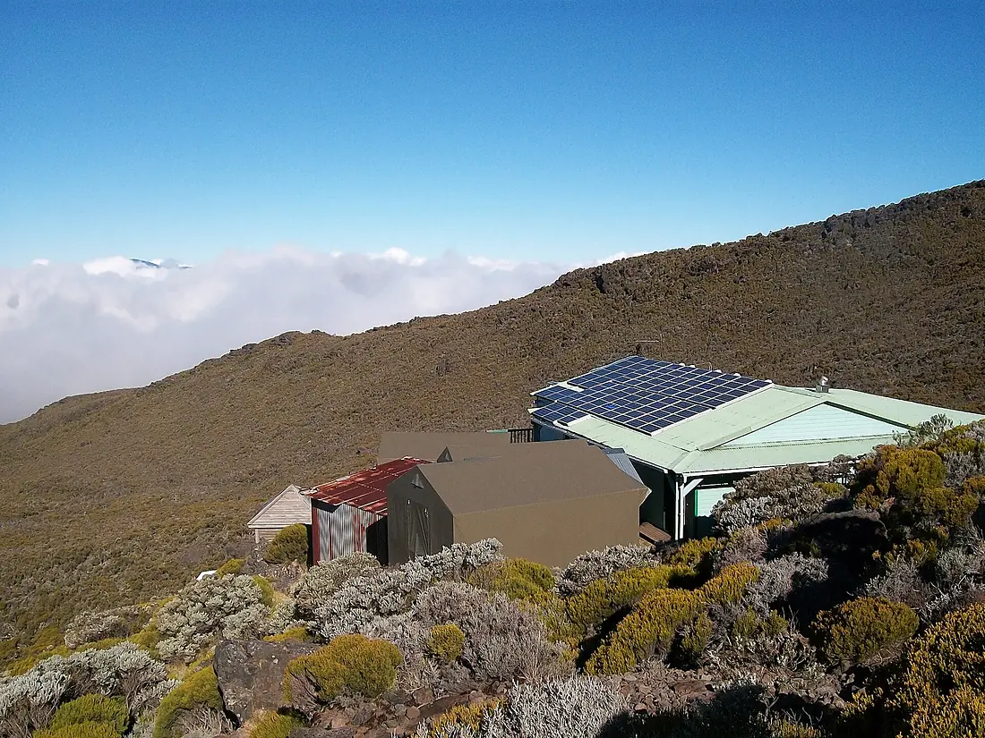Gîte du Piton des Neiges, De la Caverne Dufour - panoramio