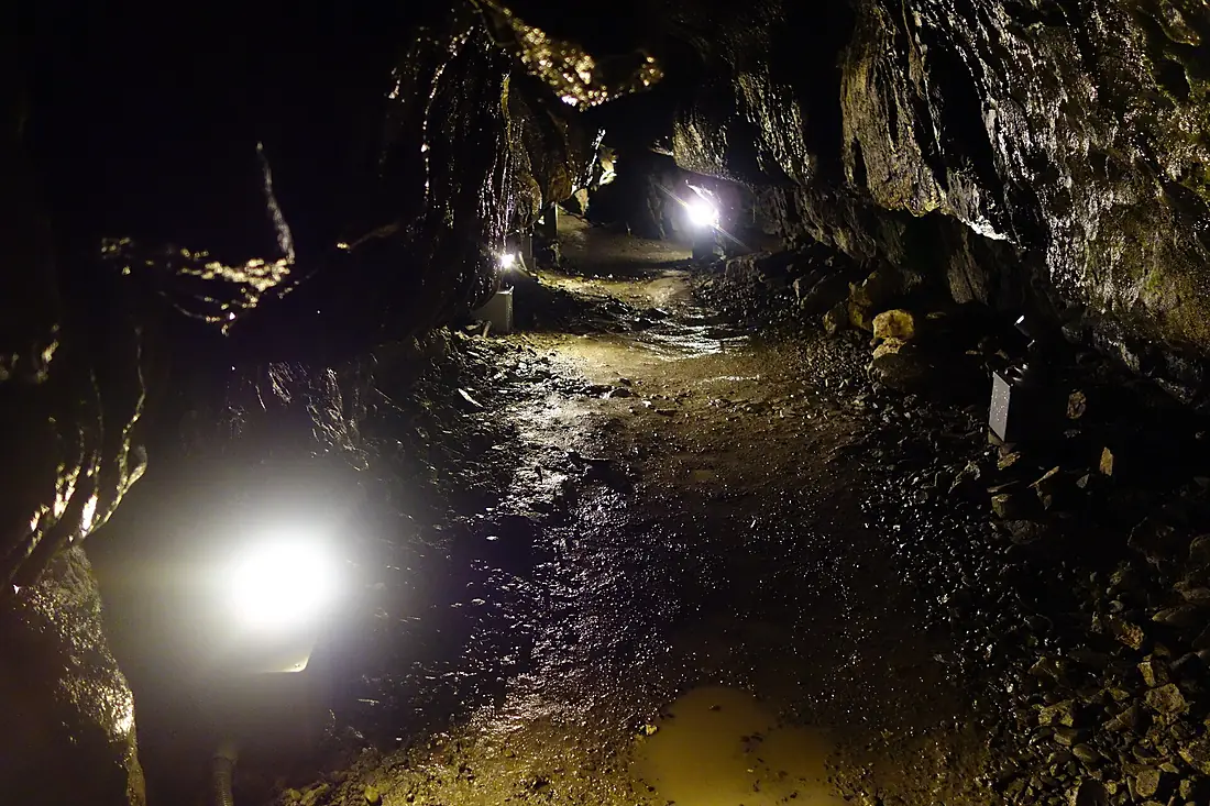 Nippara Cave (15019964905)