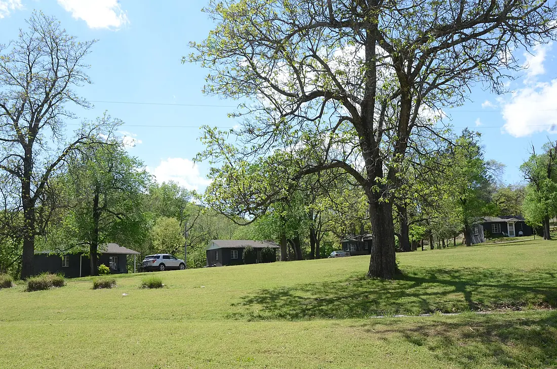 Lake Leatherwood Park Historic District, Cabins