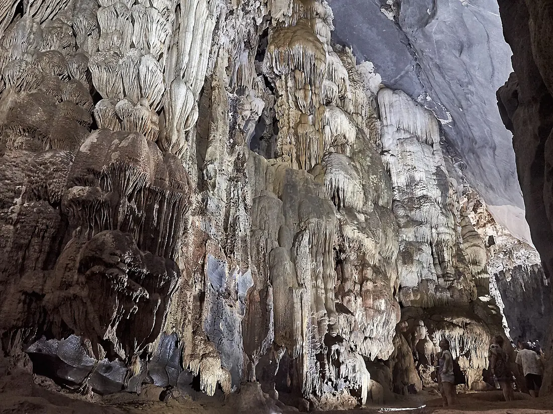 Cueva Phong Nha, Vietnam (38652790530)