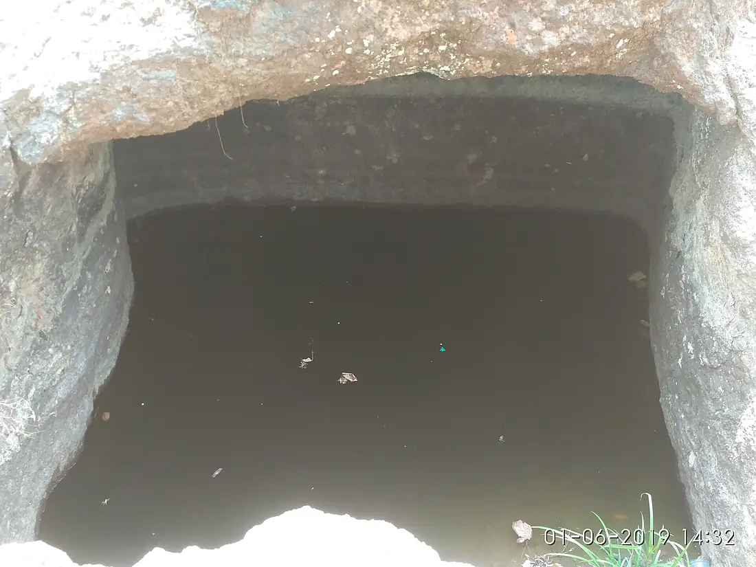 Pohale Caves 10