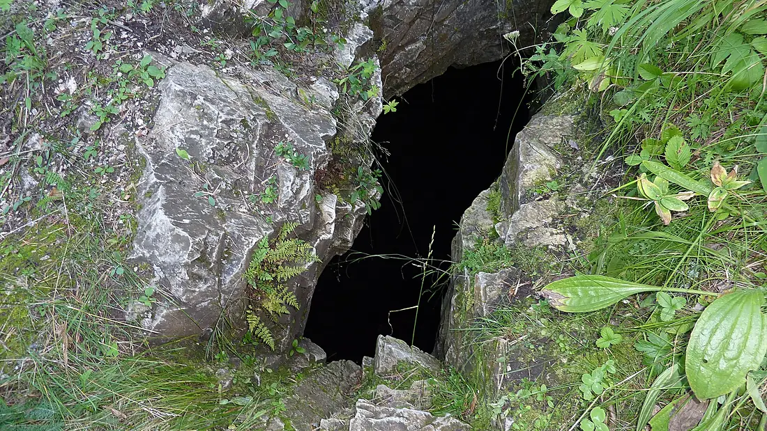 Entrance to Propashhaya Yama (cave)2