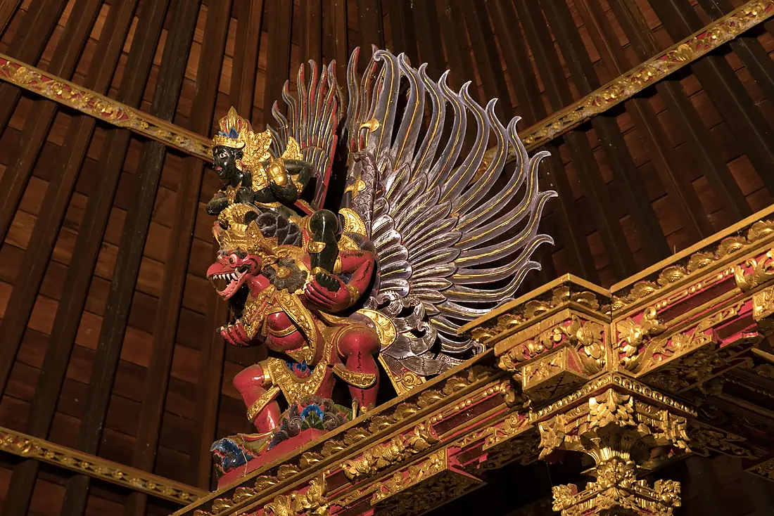 Pura Goa Lawah Carving 01