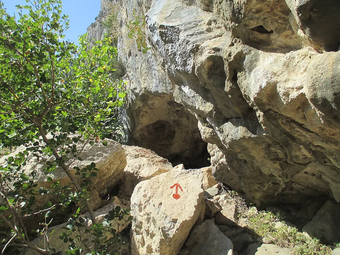 Pythagoras Cave entrance 1