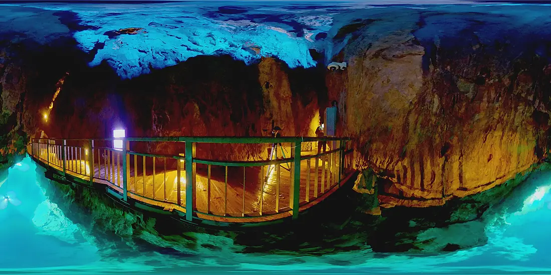 Ryusendo Cave Underground Lake R0012465 20201115101018