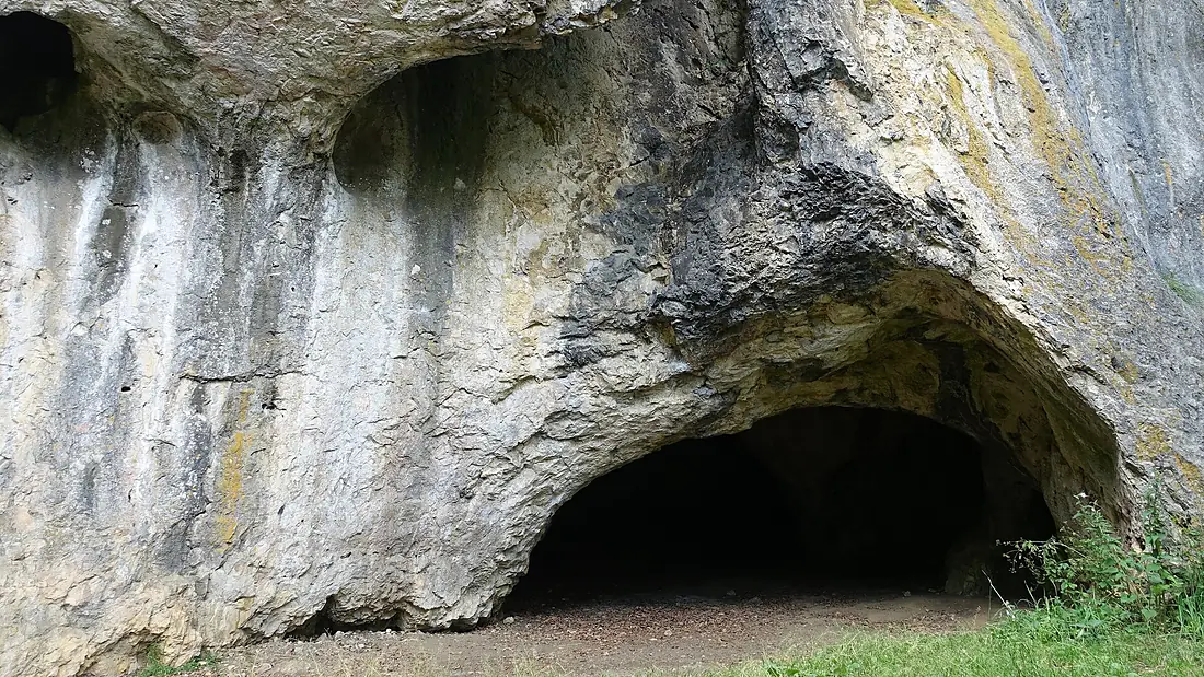 Schelklingen - Sirgensteinhöhle im Achtal 02