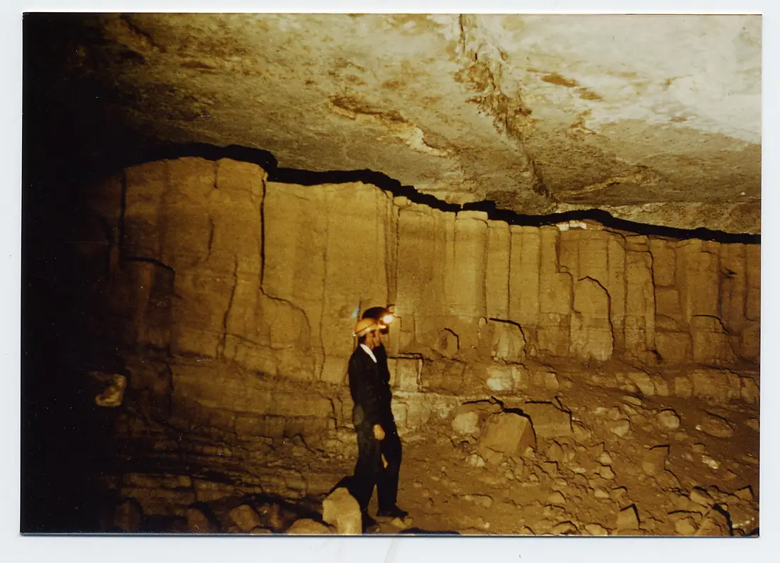 Mudwall Passage, Sof Omar Caves