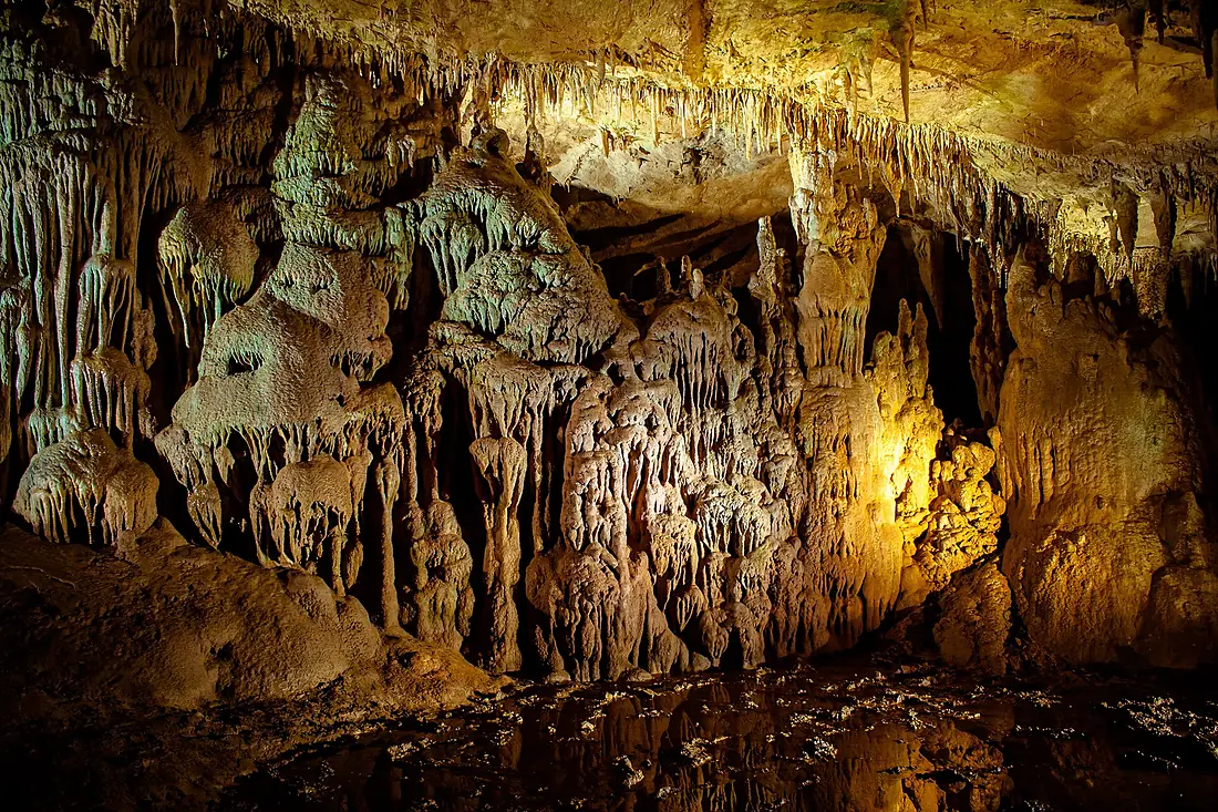 Prometheus Cave Natural Monument. Foto 2