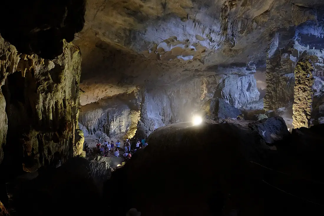 Hang sửng sốt (41120154705)