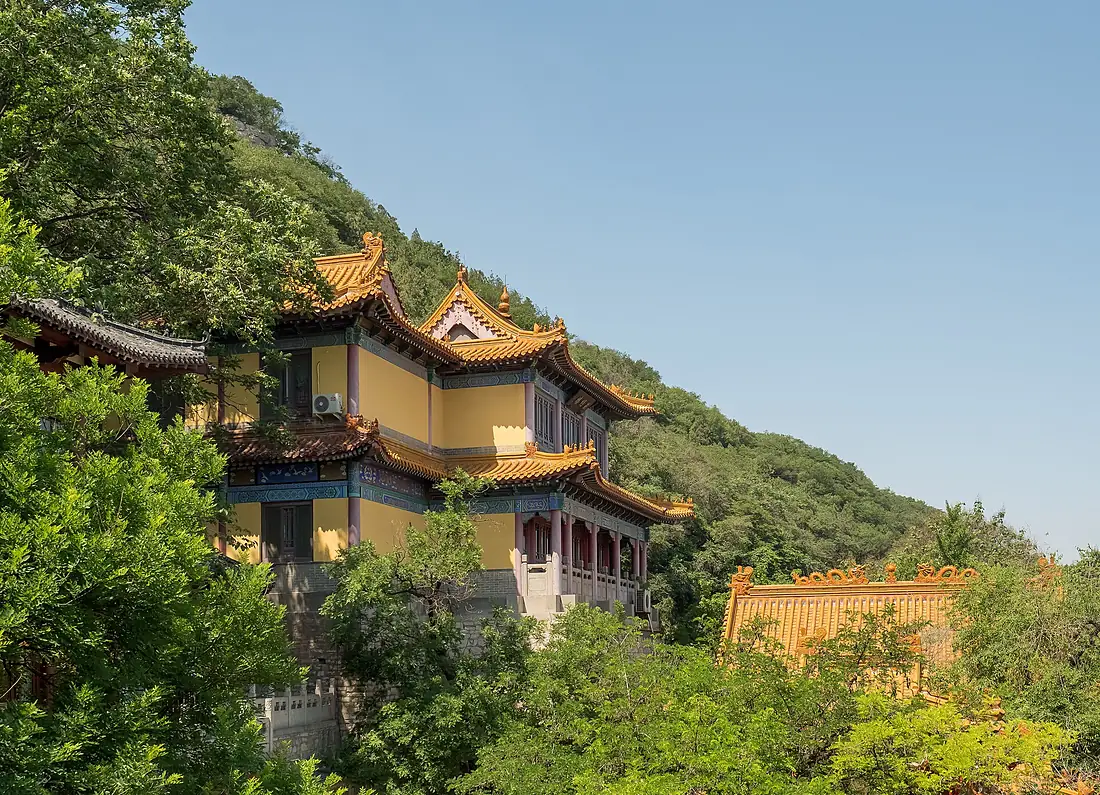 Jinan Thousand Buddha Mountain-20150520-RM-101200