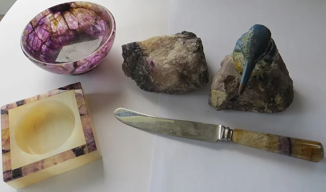 Blue John ash try, 9cm bowl, knife, kingfisher and rock 1950s Treak Cliff