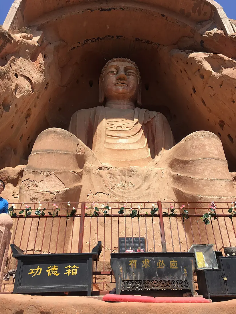 Xumishan Grottoes (Close-up view)