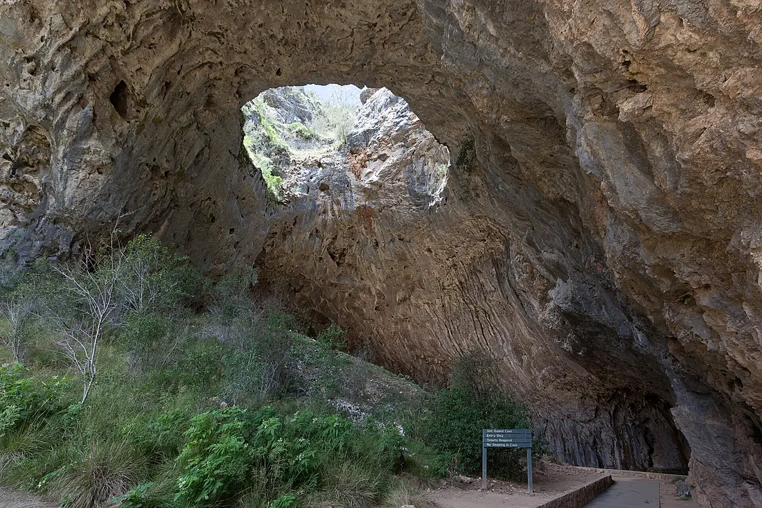 Glory Hole Cave, Yarrangobilly Caves (27179442004)